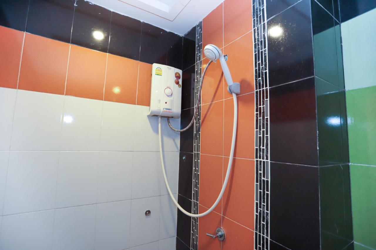 סוראט תאני C Tower Hotel מראה חיצוני תמונה