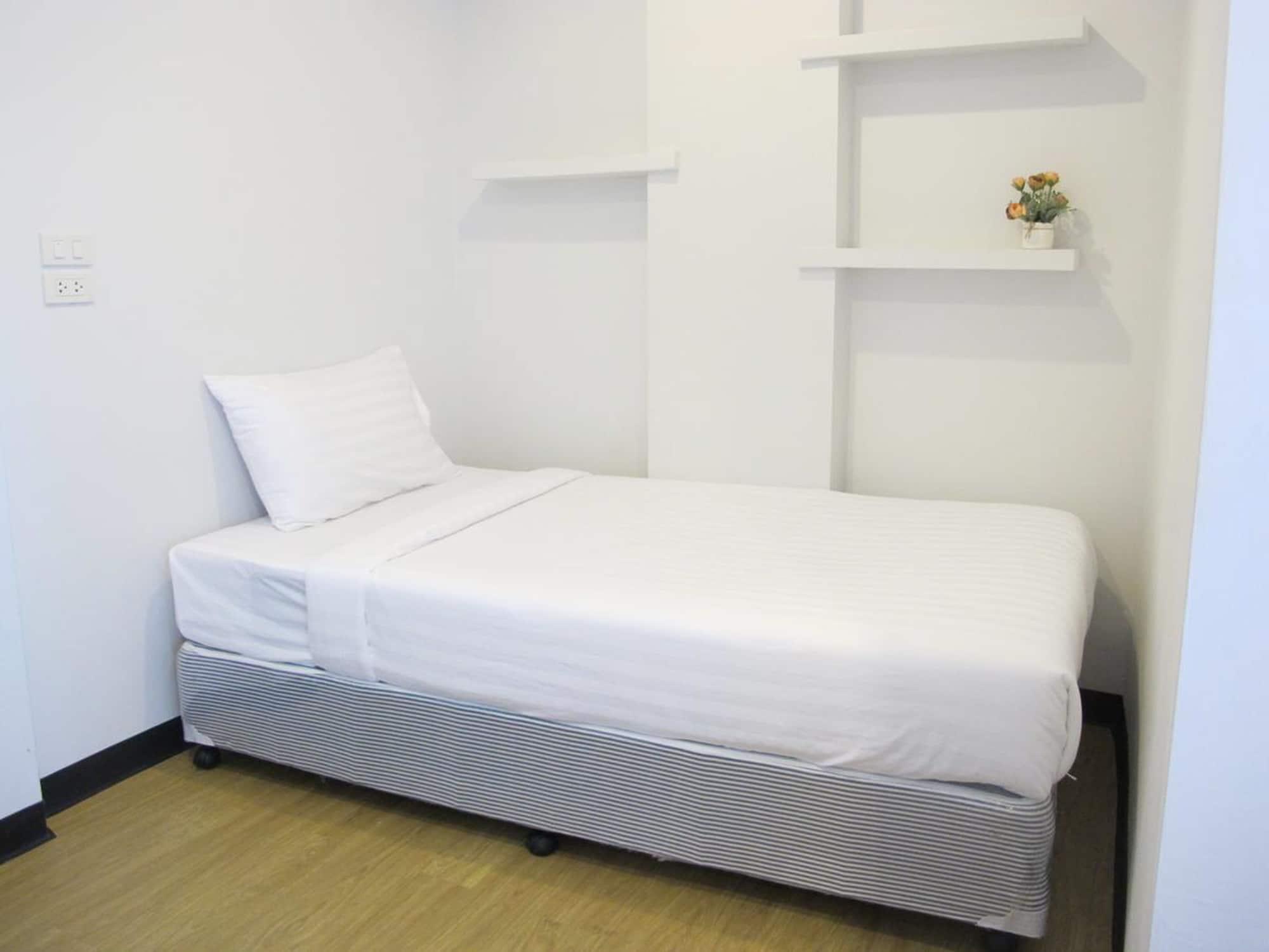 סוראט תאני C Tower Hotel מראה חיצוני תמונה