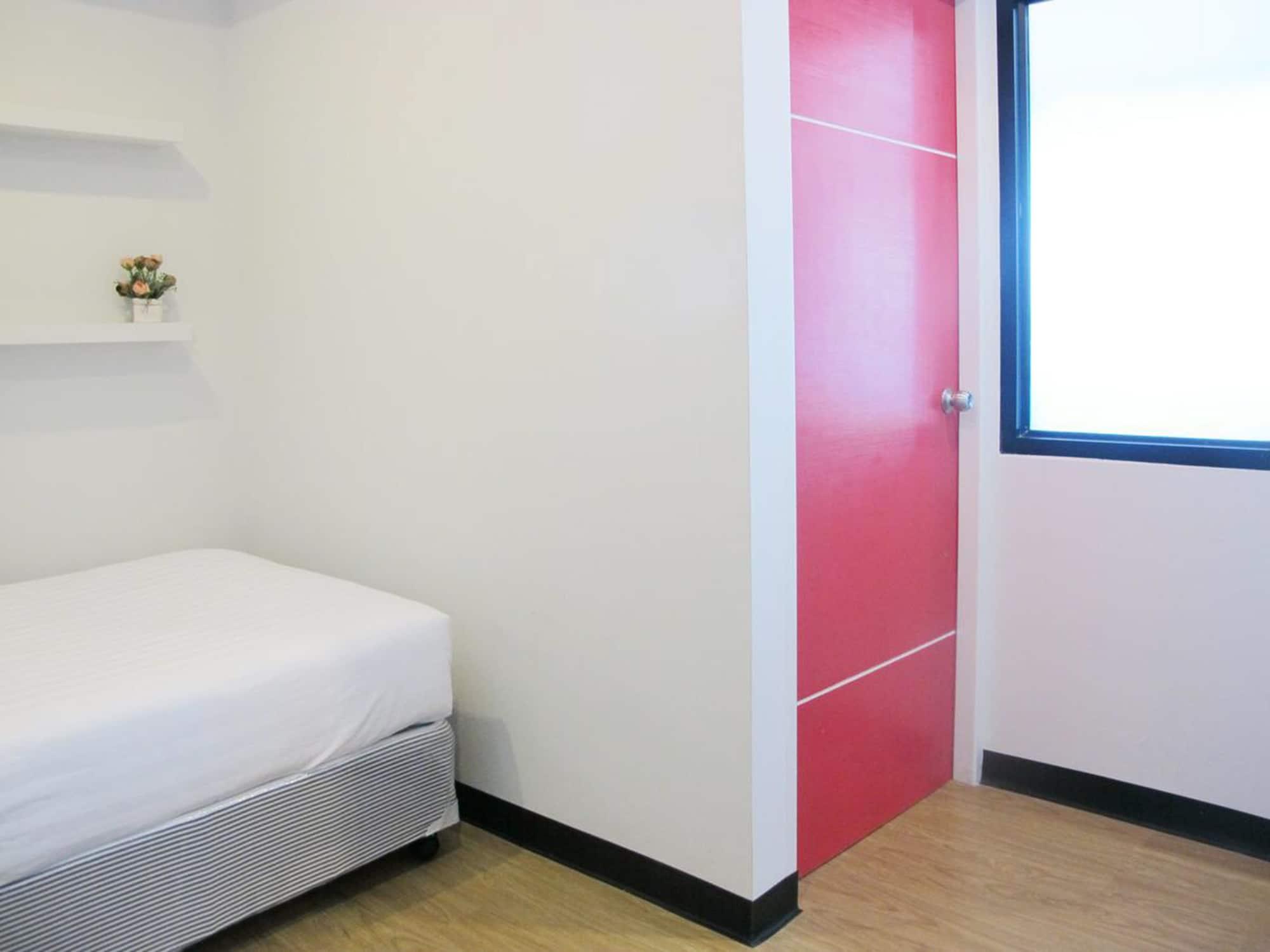 סוראט תאני C Tower Hotel מראה חיצוני תמונה